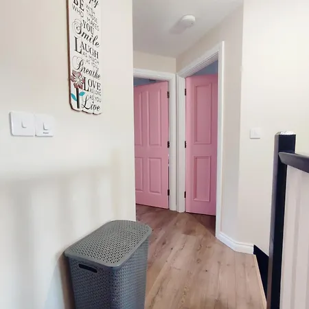 Unboring Let, Ballina, Mayo Nyaraló *