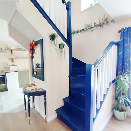 Unboring Let, Ballina, Mayo *