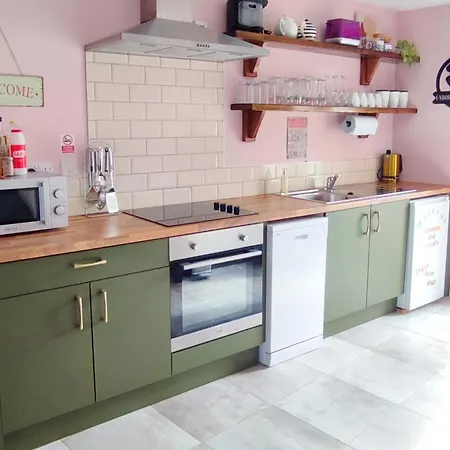 Unboring Let, Ballina, Mayo Nyaraló Ballina